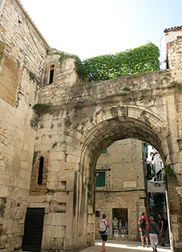 Croatia, Roman columns