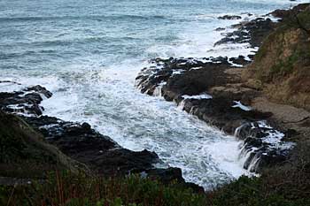 Water flowing into the Devil’s Churn