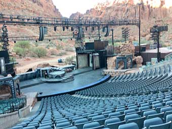 The amphitheater in front of the cliffs of Padre Canyon, Utah