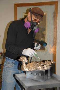 Avian sculptor Stefan Savides at work