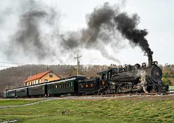 East Broad Top Railway train leaving station