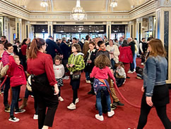 Kids and Parents arrive for Disney’s Le Roi Lion.